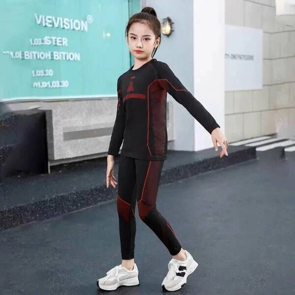 Термобелье детское комплект UTO Children's Sports Bamboo Charcoal Black and Red, Название цвета: Black and Red, Товаров в упаковке, шт: 1, Размер: 130, Вырез горловины: Круглый, Страна-производитель: ЮЖНАЯ КОРЕЯ, Рост: 130, изображение 7